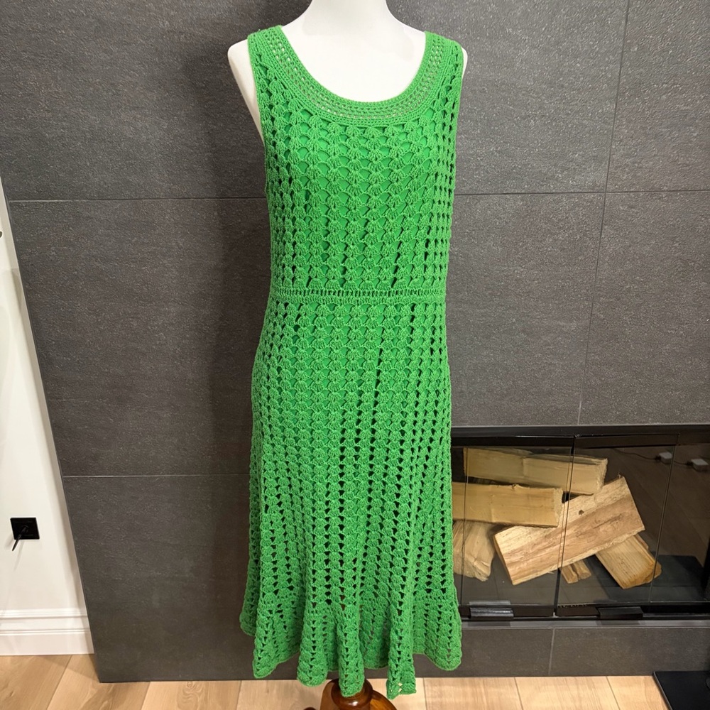 Green Crocheted Scoop Neck Sleeveless Dress - Picture 7 of 11